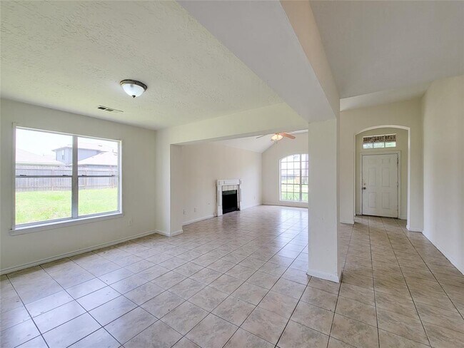 Foto del edificio - 3307 Pine Dust Ln