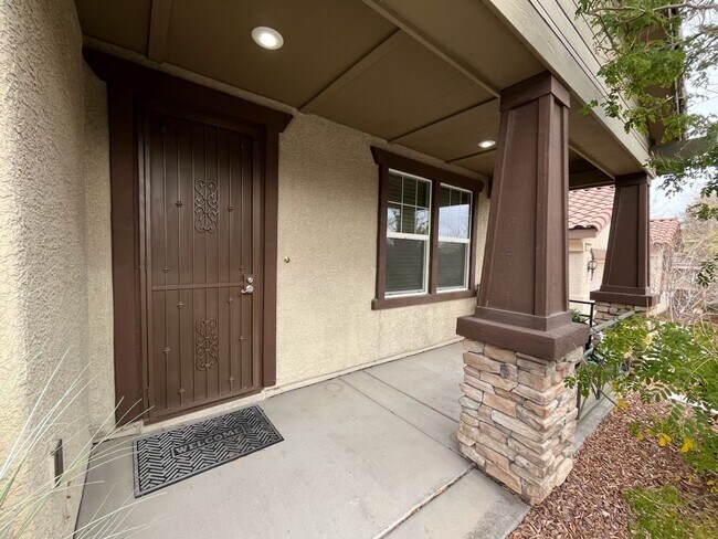 Building Photo - One story home 3 bedrooms and 2 full bathr...