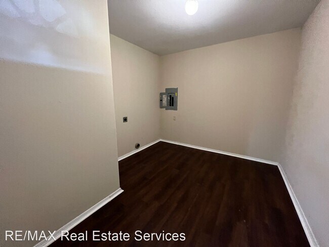 Foto del edificio - 3 br, 1 bath House - 7504 W Canal