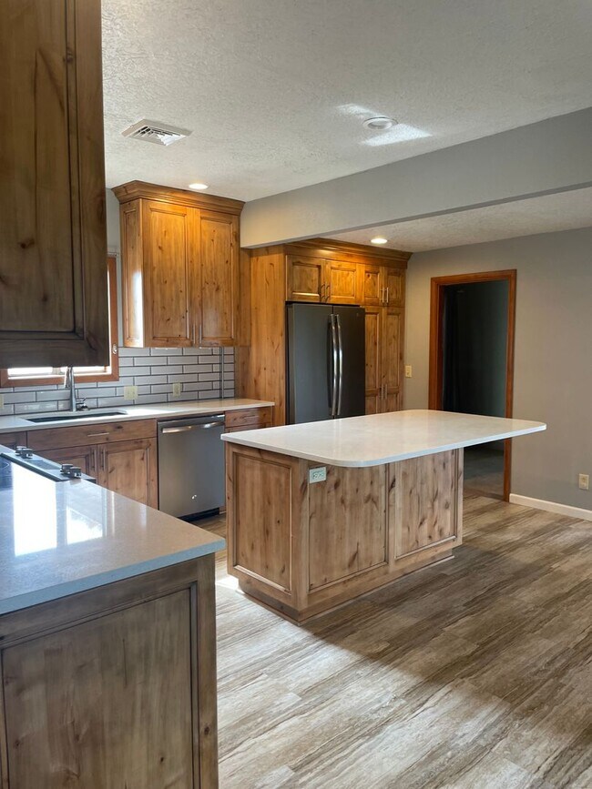 Building Photo - Single Family Home Aumsville, OR