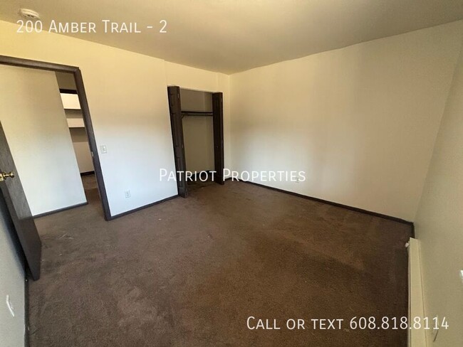 Building Photo - 2 bedroom/ 1 bath apartment in Sun Prairie...