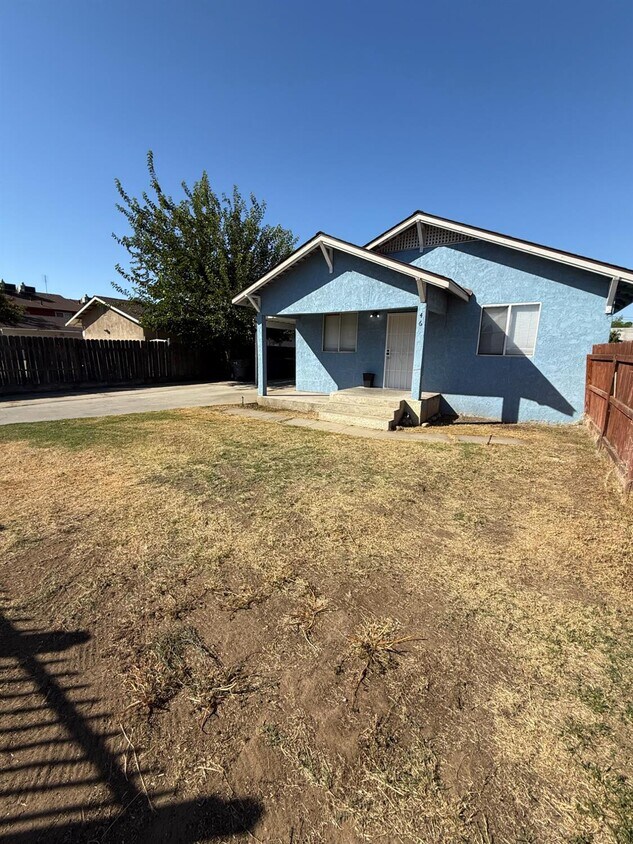 Primary Photo - 460 S Dearing Ave