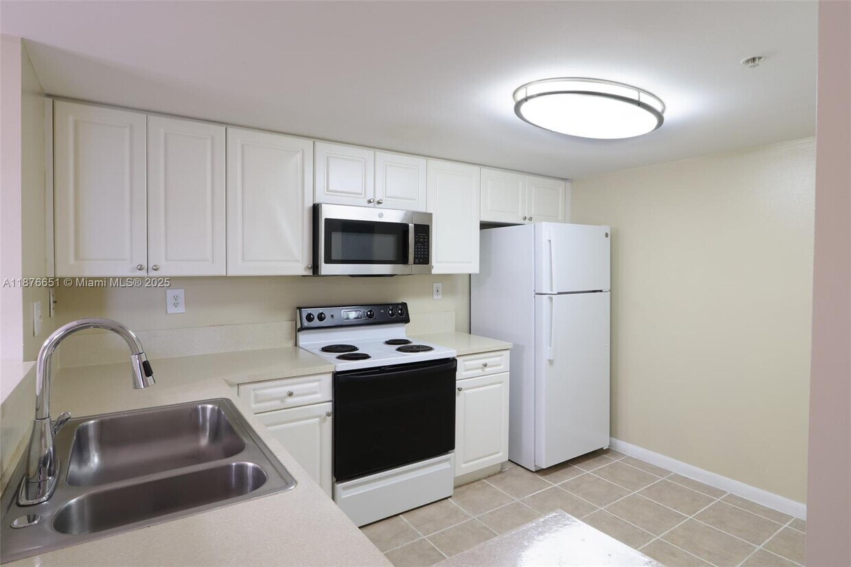 Foto principal - 520 SE 5 Ave