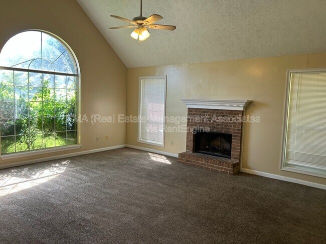 Foto del edificio - 103 Waterford Way