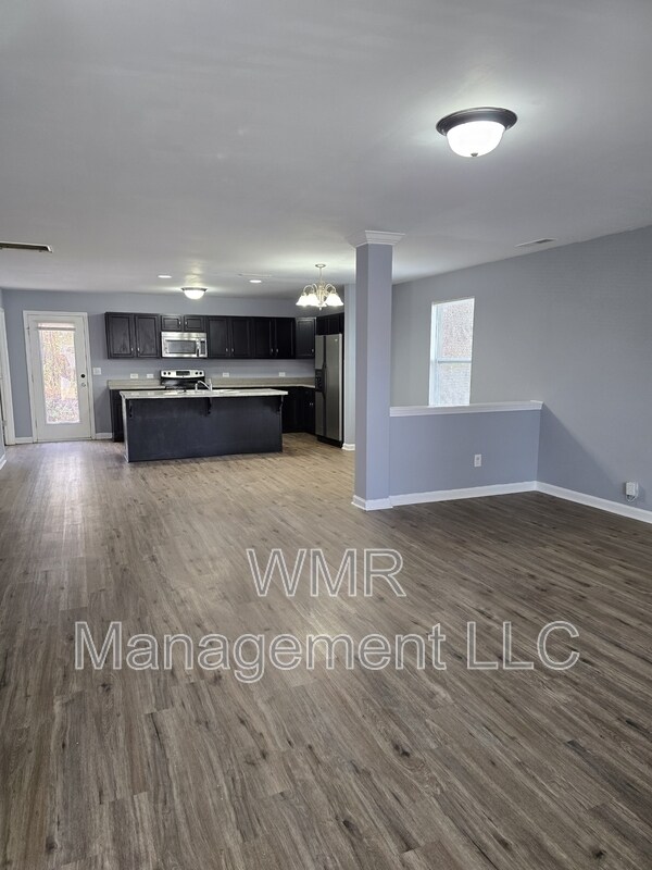 Building Photo - 912 Sherman St