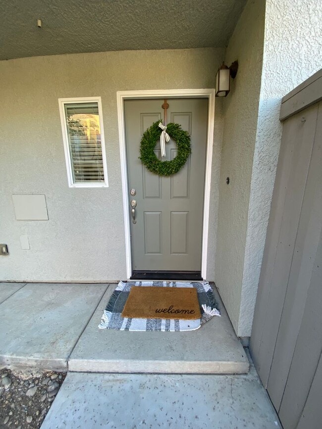 Building Photo - Contemporary 3 Bedroom Capital Village Townhome