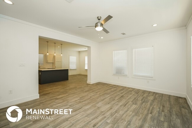 Building Photo - 2003 E Overton Rd