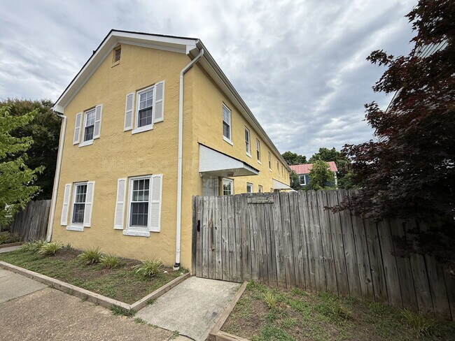 Foto del edificio - 1115 Winchester St