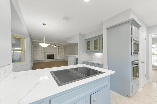 Foto del edificio - 7719 12 Fairway Ln