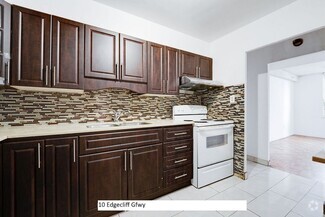 Building Photo - 10 Edgecliff Golfway