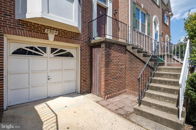 Building Photo - 2504 Polly Jefferson Way