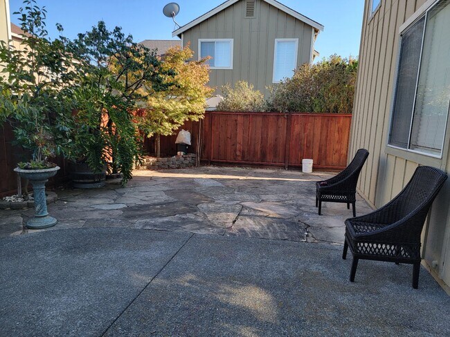 Foto del edificio - 3973 Louis Krohn Dr