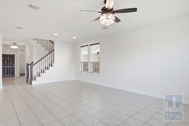 Building Photo - 156 Grace Lilly Dr