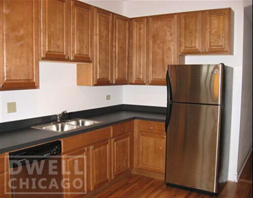 Foto del edificio - 3045 W Logan Blvd