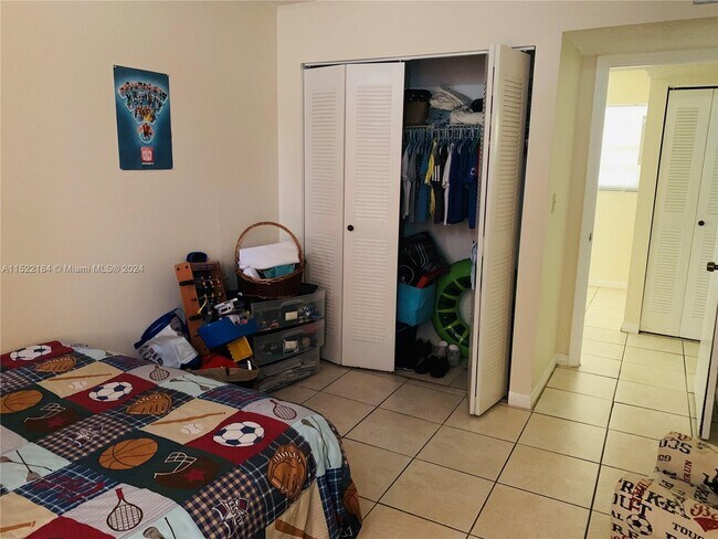 Foto del edificio - 13100 SW 92nd Ave