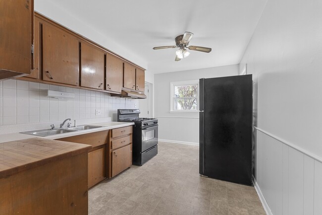Foto del edificio - 22611 Hillock Ave