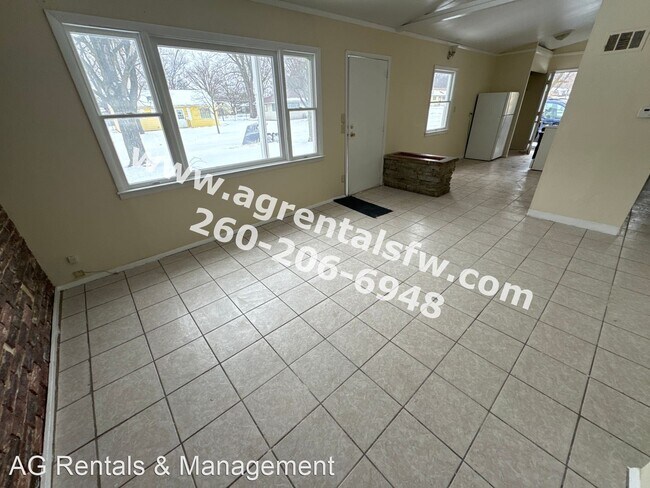 Foto del edificio - 3 br, 1 bath House - 6225 Kent Rd