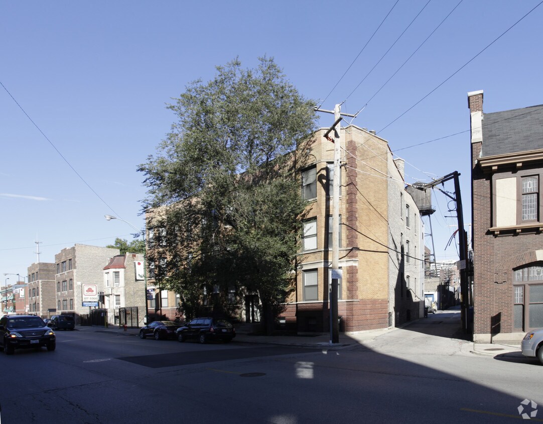 Building Photo - 728 W Addison St