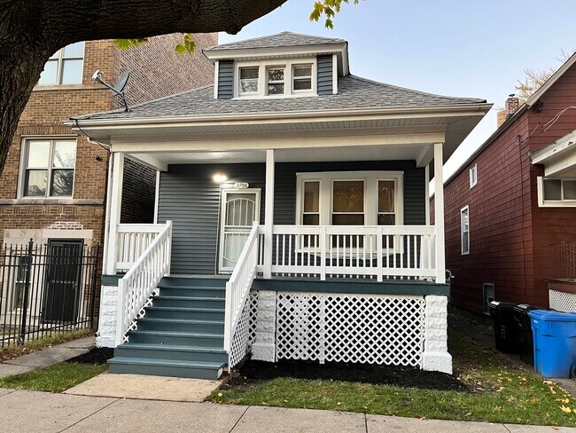 Building Photo - 2706 E 78th St
