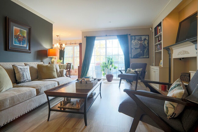 Building Photo - 4 Lowe St