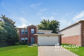 Building Photo - 3001 Cedar Crest Dr