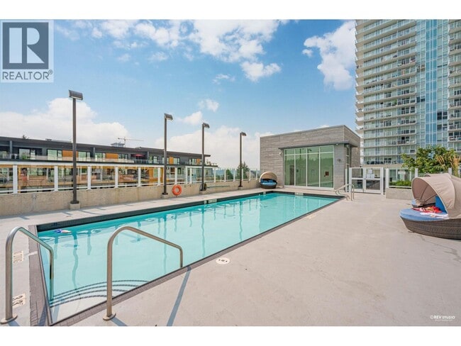 Building Photo - 657 Whiting Way