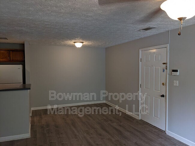 Building Photo - 100 Downing Way