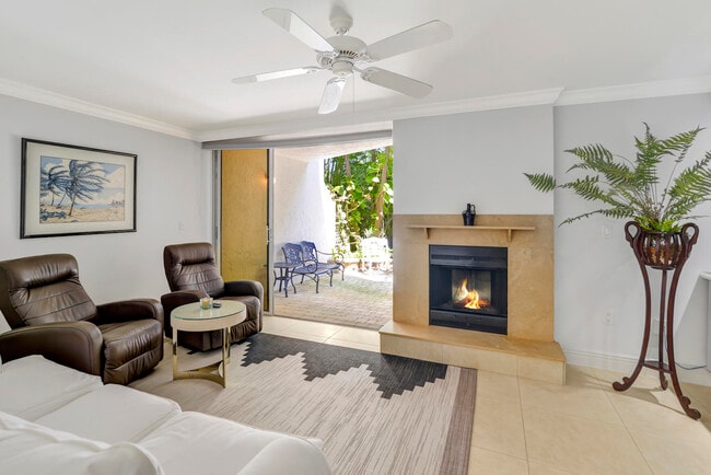 Building Photo - 1222 Hillsboro Mile