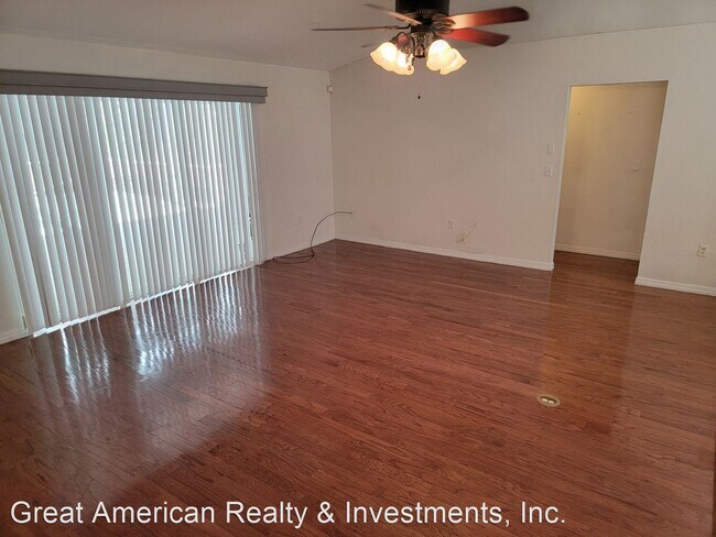 Foto del edificio - 3 br, 2 bath House - 7868 N. Vivian Way