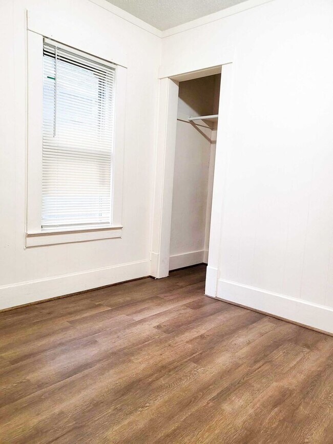 Foto del edificio - 2 bedroom, 1 bath house