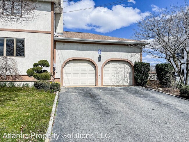 Foto del edificio - 3 br, 1.5 bath House - 74 Plymouth Ave