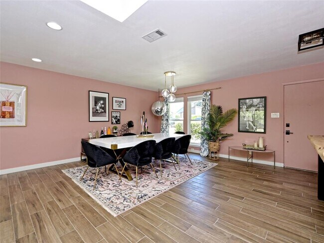 Building Photo - 9900 Parkfield Dr