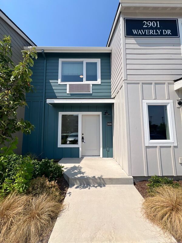 Primary Photo - 2901 Waverly Dr SE