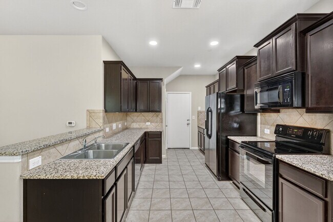 Building Photo - 516 E Slaughter Ln