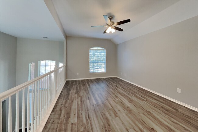 Foto del edificio - 26880 Armor Oaks Dr