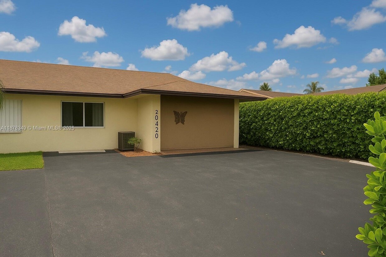 Foto principal - 20420 SW 122nd Ave