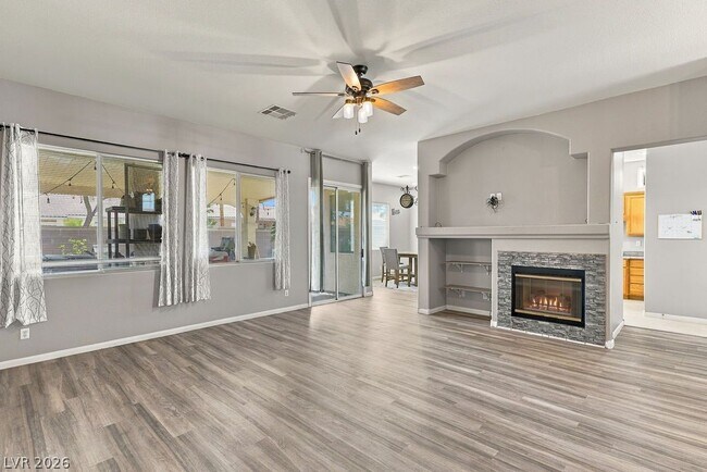 Building Photo - 943 Coldwater Falls Way