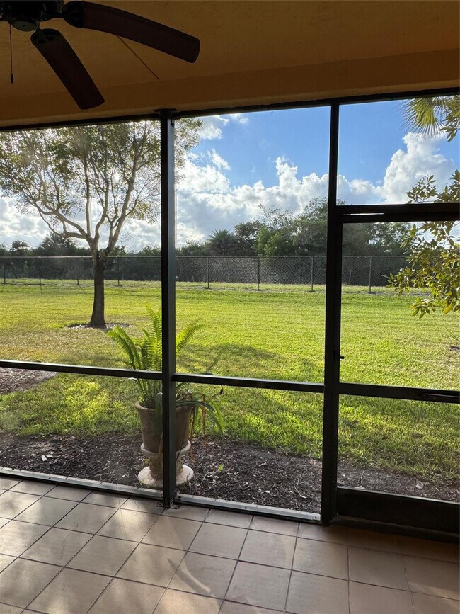 Foto del edificio - 7997 NW 128th Ln