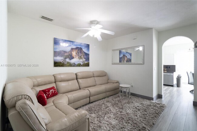 Foto del edificio - 5580 NW 107th Ave