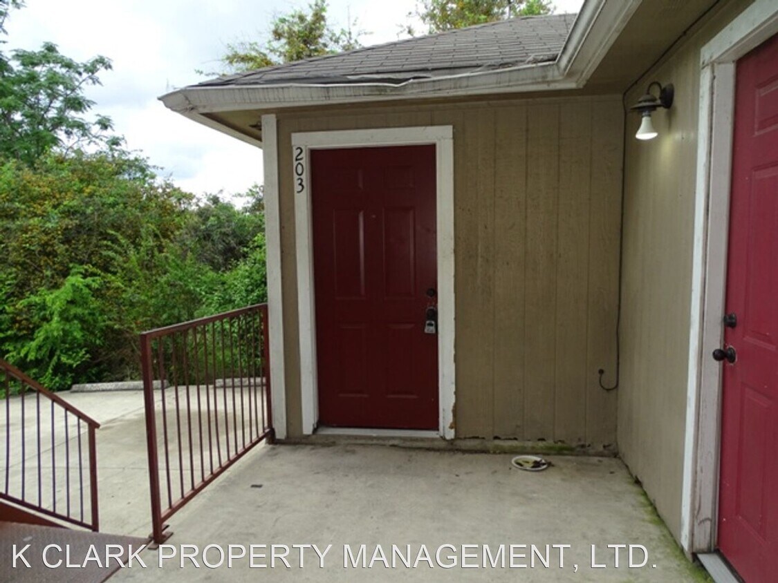 Foto principal - 2 br, 1 bath House - 1016 BLANCO RD #203