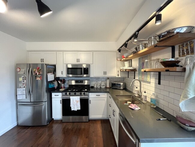 Building Photo - Single level modern finishes - Los Osos Home