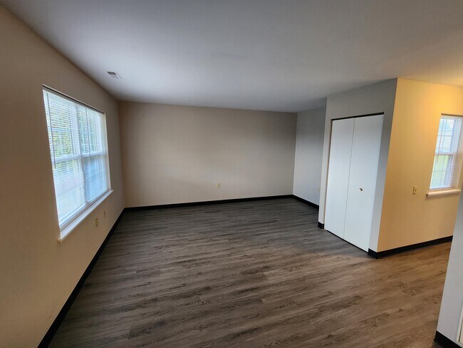 Building Photo - 206 Nicholas Dr