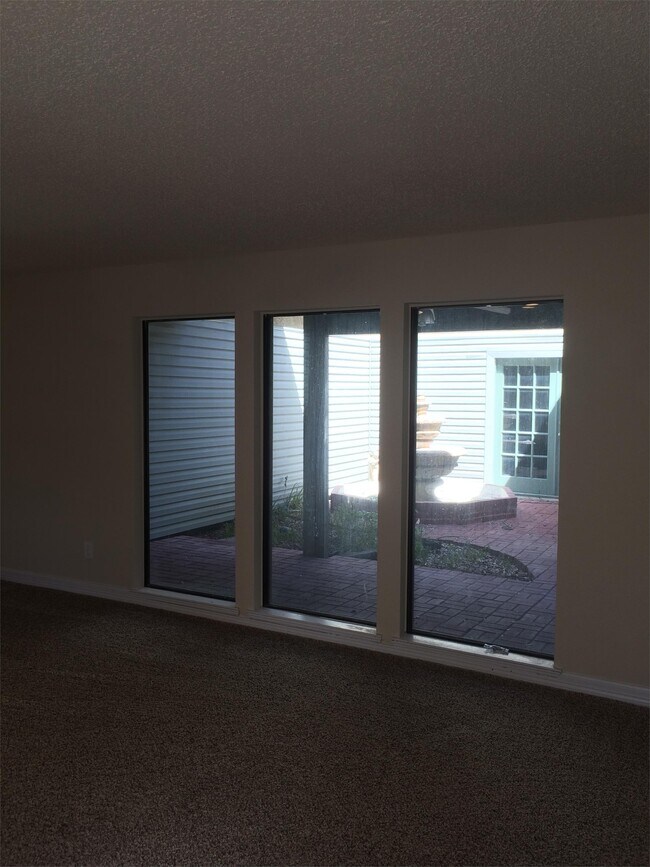 Foto del edificio - 5040 Thunder Rd