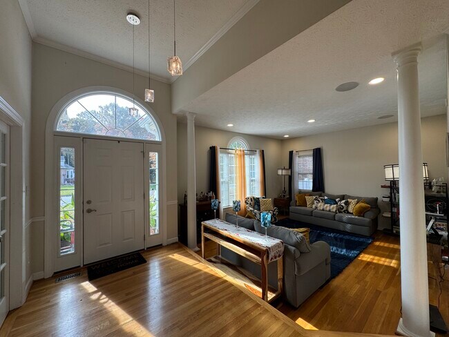 Building Photo - 329 Woodbrook Run