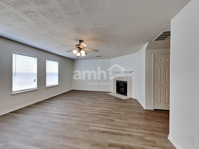 Foto del edificio - 1018 Redcrest Springs Ct