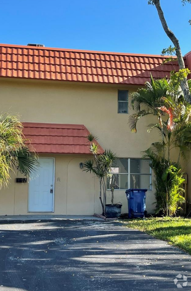 Building Photo - 7132 NW 169th St