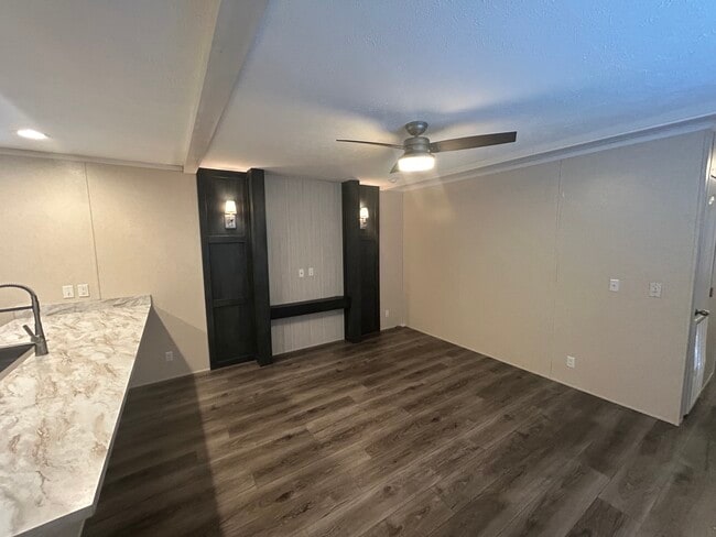 Building Photo - 139 Texas