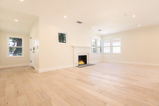 Sala de estar. - 12524 WOODBINE St