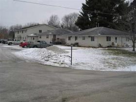 Primary Photo - 301-306 Larson Ct