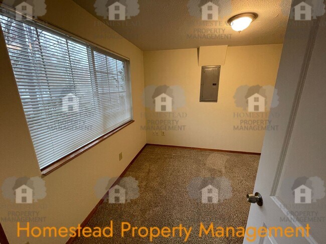 Foto del edificio - Explore the potential of this beautiful home!